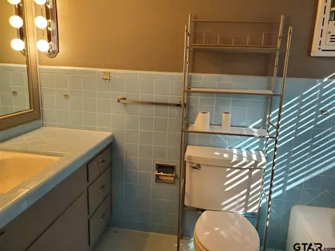 303 Pace, Naples, TX 75568 photo 9