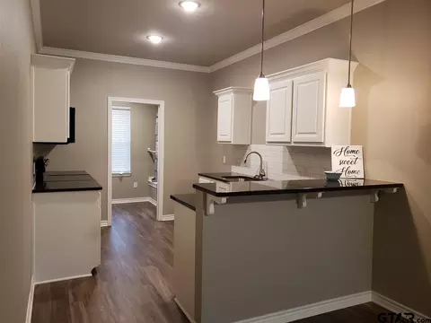 2019 Devine, Tyler, TX 75701 photo 4