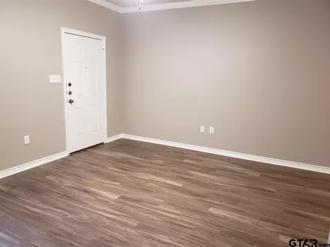 2019 Devine, Tyler, TX 75701 photo 2