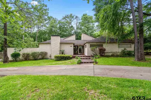 1611 Centenary Dr, Longview, TX 75601 photo 2