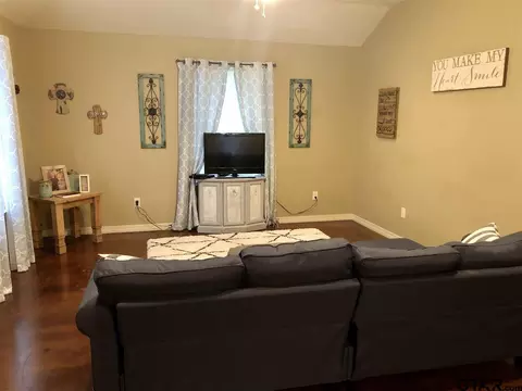 1127 E Travis, Tyler, TX 75701 photo 3