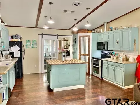 2425 E Devine St, Tyler, TX 75701 photo 4