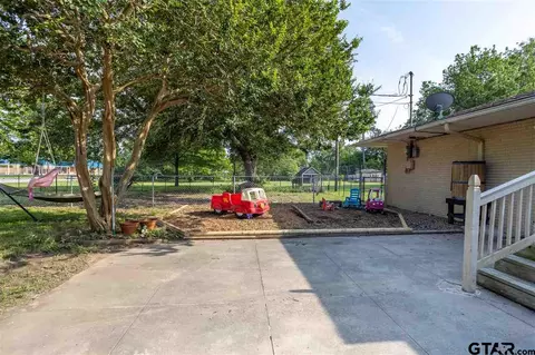 832 E Goode St, Quitman, TX 75783 photo 16