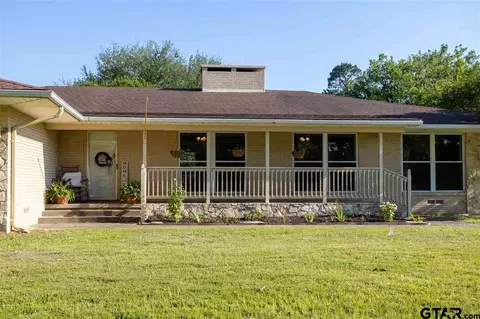 832 E Goode St, Quitman, TX 75783 photo 2