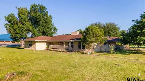 832 E Goode St, Quitman, TX 75783 photo 5