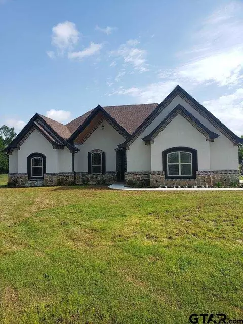 137 Cooper Dr, Longview, TX 75603 photo 1