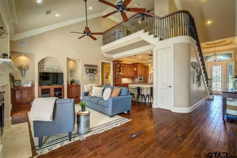 1845 E Fm 1567, Como, TX 75431 photo 3