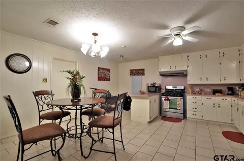 1204 Ruth Dr, Longview, TX 75601 photo 9