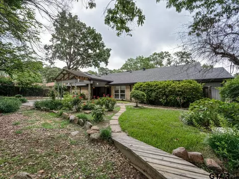 1607 Willowview St, Longview, TX 75604 photo 9