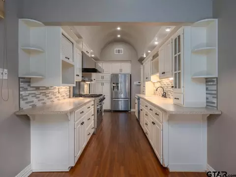 1607 Willowview St, Longview, TX 75604 photo 25