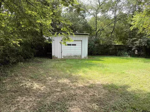 2013 E Devine, Tyler, TX 75701 photo 6