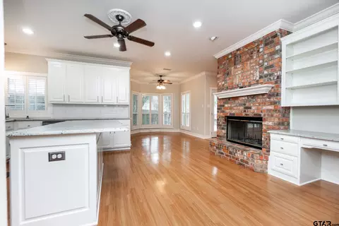 105 Brookside Cir, Longview, TX 75604 photo 8
