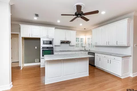 105 Brookside Cir, Longview, TX 75604 photo 4