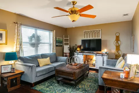 430 E Ohio St, Van, TX 75790 photo 5