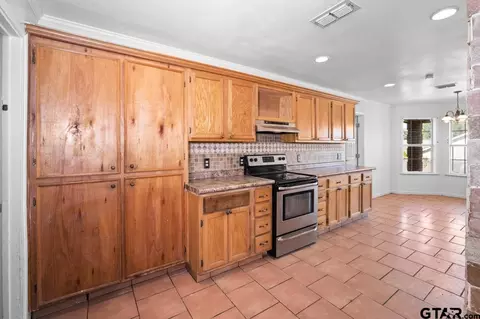 7701 Cedar Ridge Dr, Tyler, TX 75708 photo 9