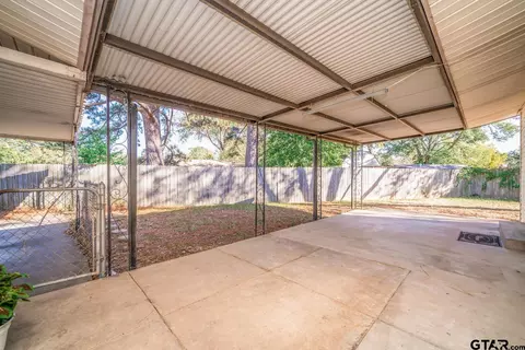 2300 E Devine, Tyler, TX 75701 photo 17