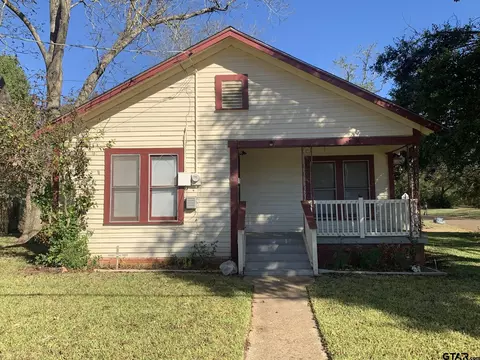 202 Kickapoo St, Jacksonville, TX 75766 photo 1