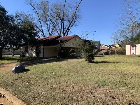 202 Kickapoo St, Jacksonville, TX 75766 photo 4