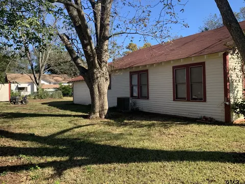 202 Kickapoo St, Jacksonville, TX 75766 photo 8