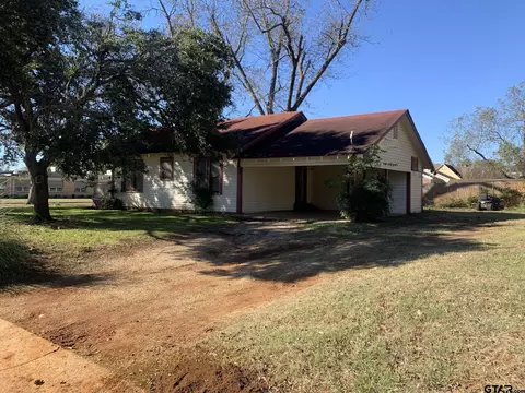 202 Kickapoo St, Jacksonville, TX 75766 photo 5