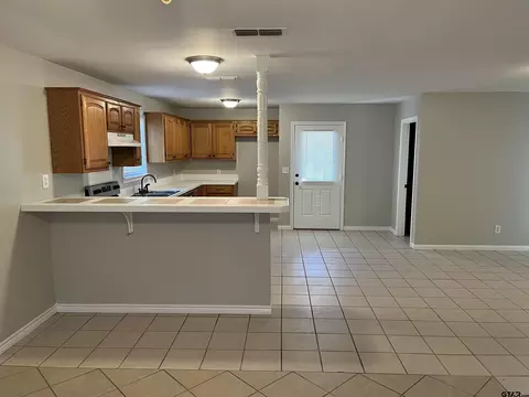 351 E 9th St, Rusk, TX 75785 photo 2