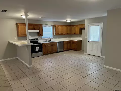 351 E 9th St, Rusk, TX 75785 photo 4