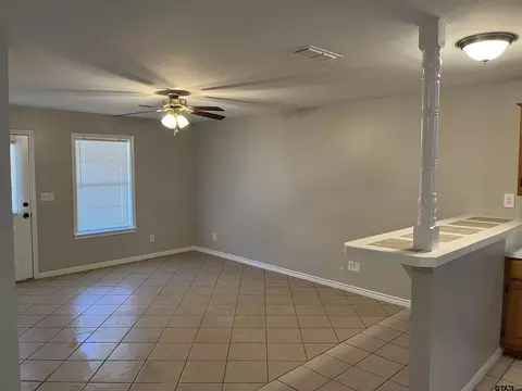 351 E 9th St, Rusk, TX 75785 photo 3