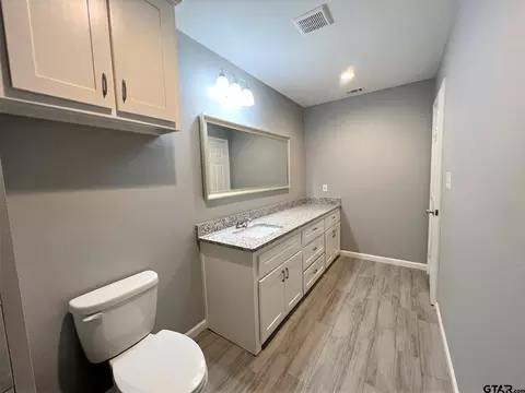 1605 E 9th, Mount Pleasant, TX 75455 photo 8