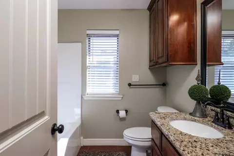 408 E Pirate St, Longview, TX 75604 photo 15