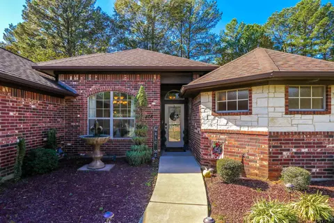 408 E Pirate St, Longview, TX 75604 photo 2