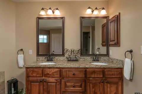 408 E Pirate St, Longview, TX 75604 photo 10