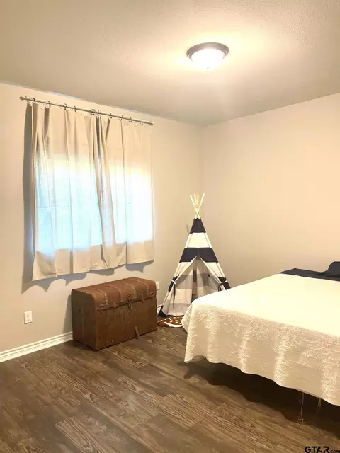 501 E Crews, Overton, TX 75684 photo 31