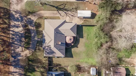 1004 Ruby St, Gilmer, TX 75644 photo 2