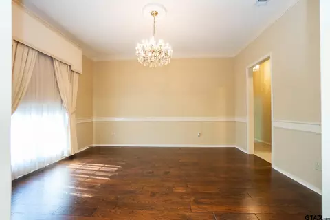 1004 Ruby St, Gilmer, TX 75644 photo 4