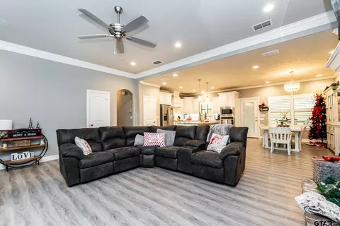 3912 Pine Tree Rd, Longview, TX 75605 photo 4