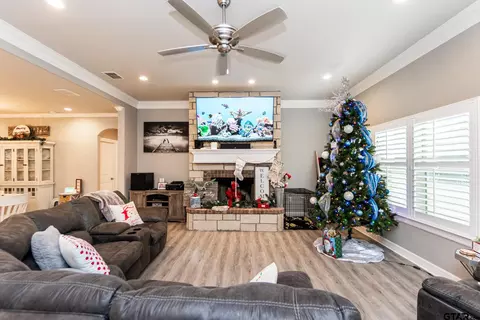 3912 Pine Tree Rd, Longview, TX 75605 photo 2