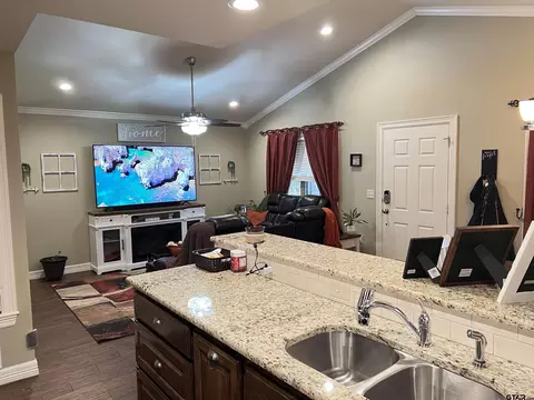 400 E Grand, Longview, TX 75604 photo 6