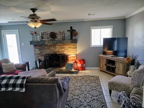 1908 N Fourth St, Longview, TX 75601 photo 3