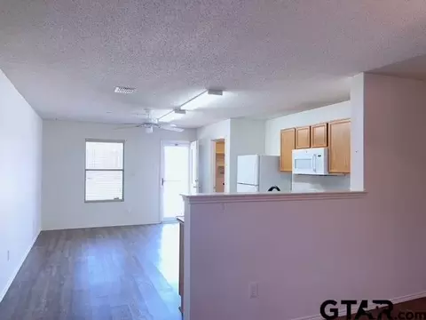 1813 Ridgecrest Dr, Terrell, TX 75160 photo 7