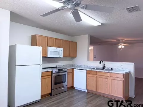 1813 Ridgecrest Dr, Terrell, TX 75160 photo 8