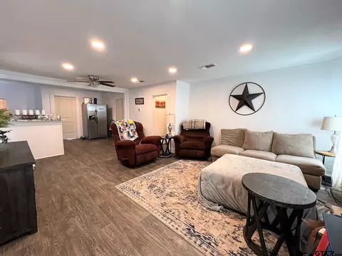603 E 3 St, Mount Pleasant, TX 75455 photo 3
