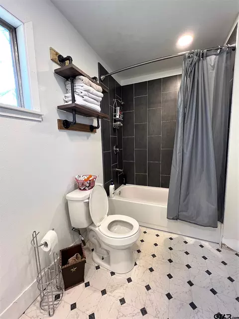 603 E 3 St, Mount Pleasant, TX 75455 photo 8