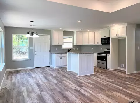 1008 E 8th, Mount Pleasant, TX 75455 photo 6