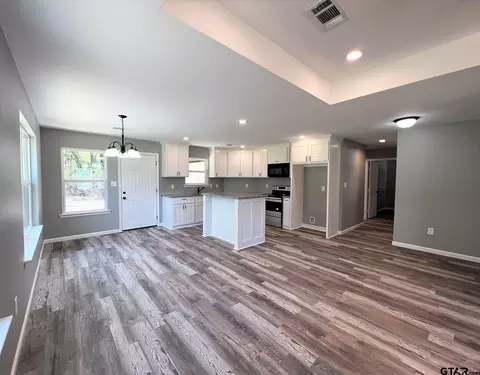 1008 E 8th, Mount Pleasant, TX 75455 photo 5