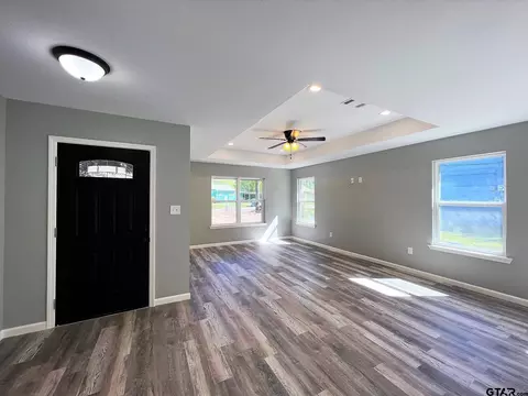 1008 E 8th, Mount Pleasant, TX 75455 photo 2