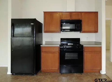 816 N Katydid, Conroe, TX 77301 photo 3