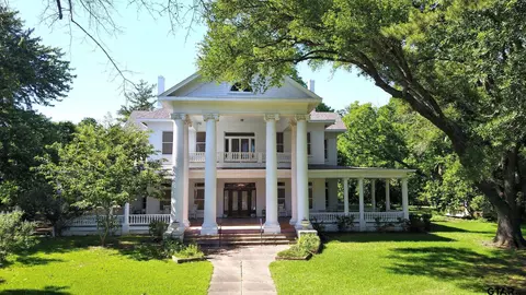 601 Hodges St, Palestine, TX 75801
