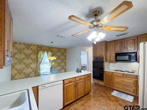 111 Hideaway Ln E, Hideaway, TX 75771 photo 11