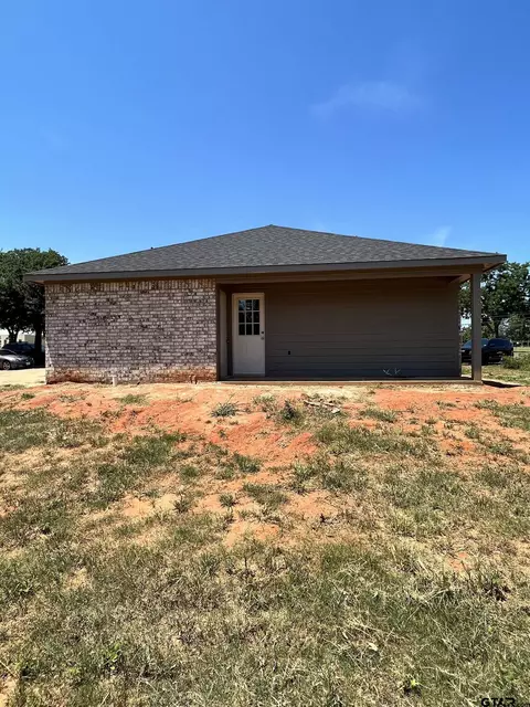 562 E Main, Van, TX 75790 photo 8