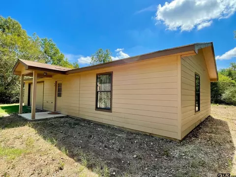 7564 E State Highway 21, Crockett, TX 75835